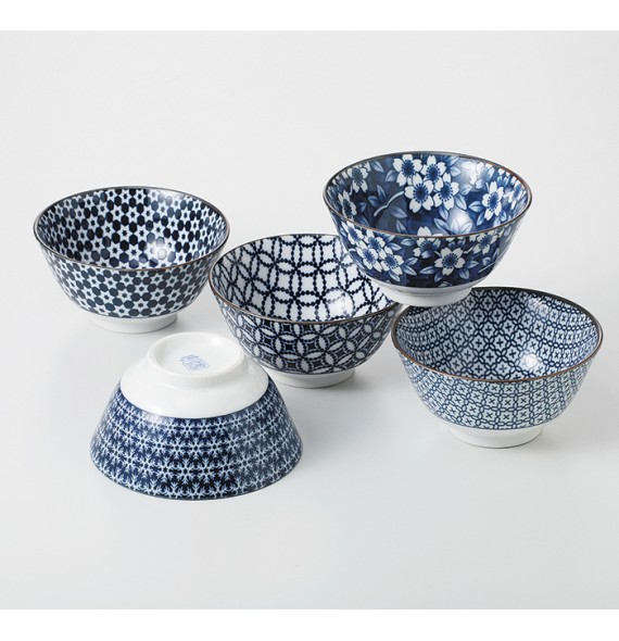 Set of 5 bowls with blue pattern chart
